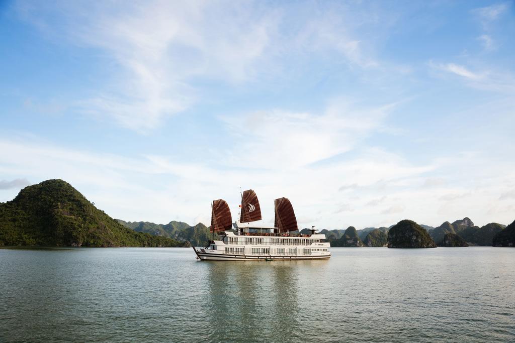 Halong Glory Legend Cruise Hotel Ha Long Exterior photo
