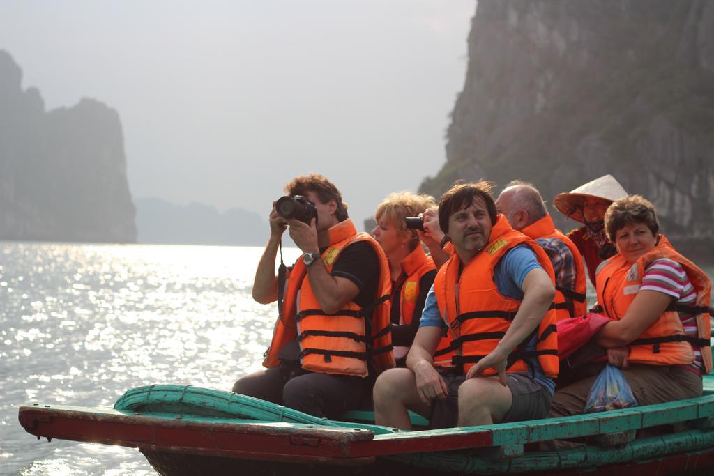 Halong Glory Legend Cruise Hotel Ha Long Exterior photo