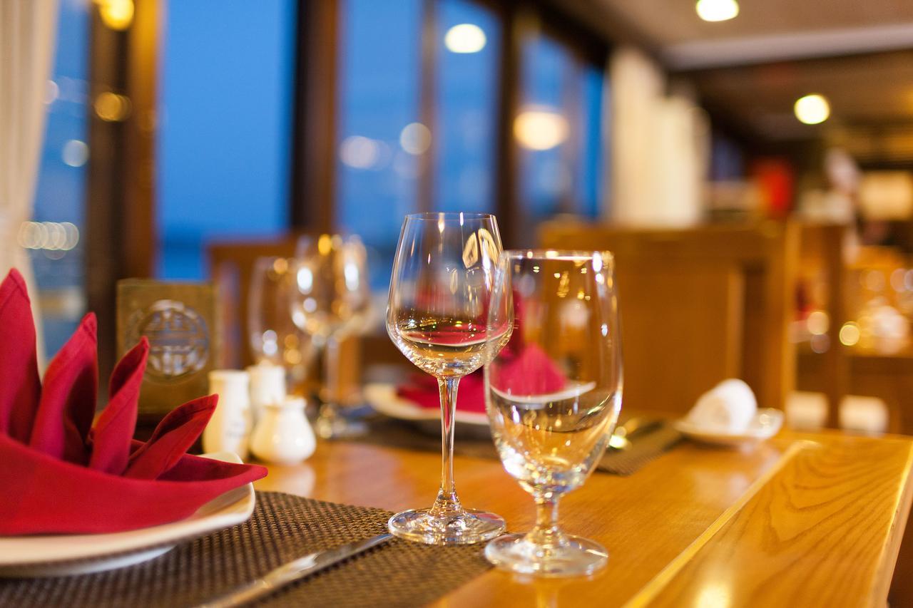 Halong Glory Legend Cruise Hotel Ha Long Exterior photo