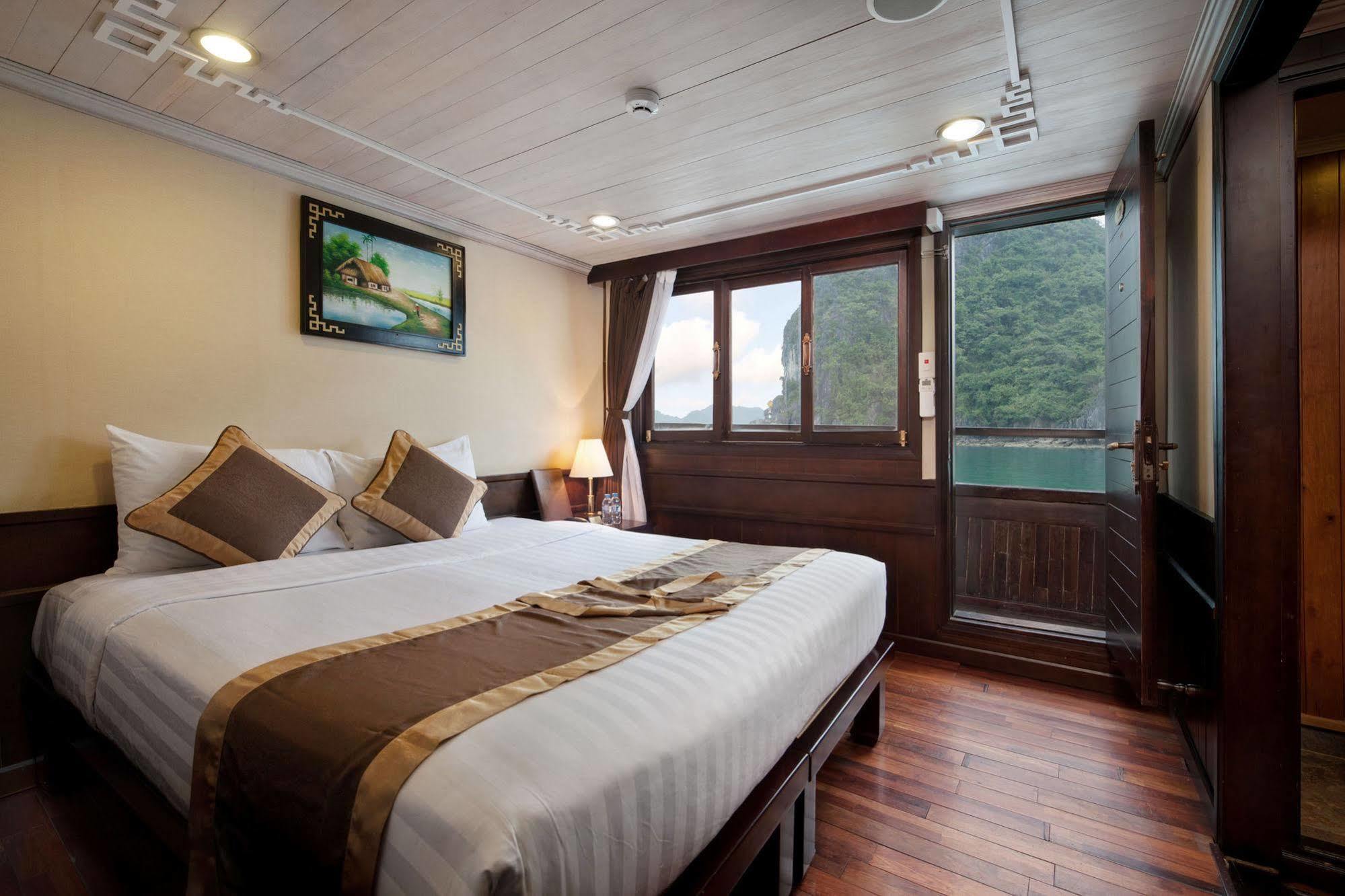 Halong Glory Legend Cruise Hotel Ha Long Exterior photo