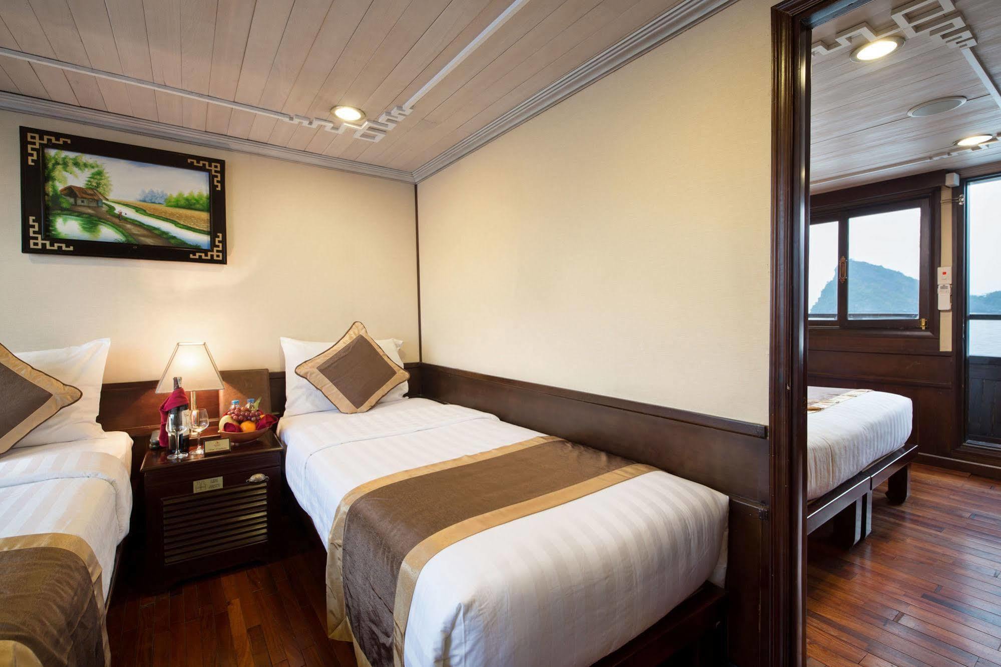 Halong Glory Legend Cruise Hotel Ha Long Exterior photo